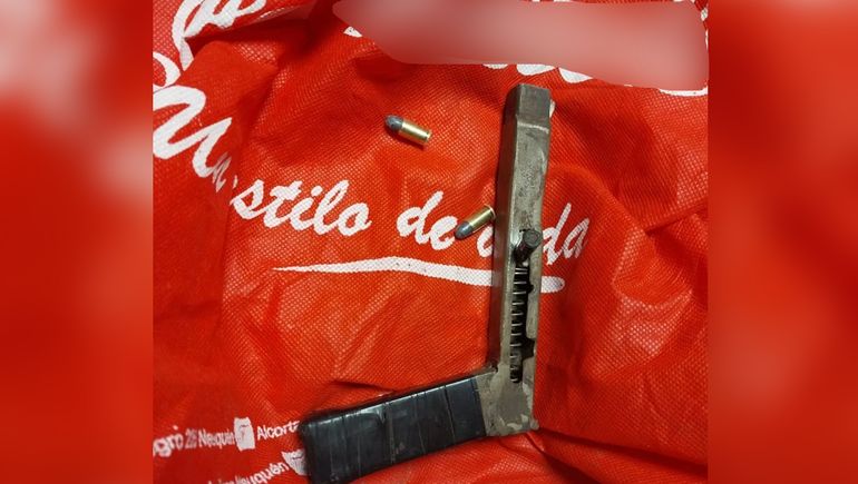 Una potente tumbera fue incautada durante los procedimientos. Una potente tumbera fue incautada durante los procedimientos.