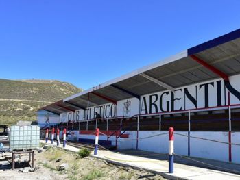 Un club del fútbol barrial busca a Pepa, su peculiar mascota: desapareció después de un partido. Un club del fútbol barrial busca a Pepa, su peculiar mascota: desapareció después de un partido.