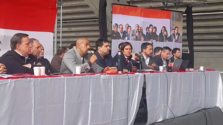 Indignación: Verón dijo que no invertía en el femenino porque el fútbol es un negocio