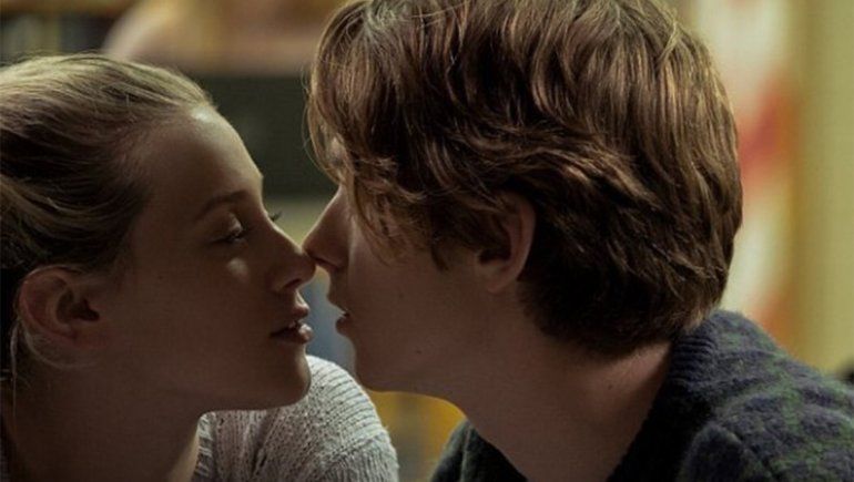 Riverdale ha unido parejas como la de Cole Sprouse y Lili Reinhart | Foto: @liliandcoledaily (Vía Instagram)