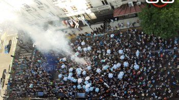 banderazo de los hinchas de racing, antes de enfrentar a boca banderazo de los hinchas de racing, antes de enfrentar a boca