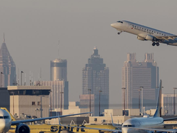 La crisis en el gobierno de Donald Trump afecta los vuelos y la actividad en los aeropuertos La crisis en el gobierno de Donald Trump afecta los vuelos y la actividad en los aeropuertos