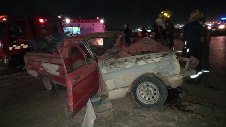 Piden testigos del choque frontal en Parque Industrial: El de la camioneta tuvo la culpa, se cruzó de carril | LM Neuquen Piden testigos del choque frontal en Parque Industrial: El de la camioneta tuvo la culpa, se cruzó de carril