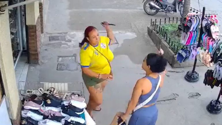El enfrentamiento mortal entre dos mujeres que conmovió a la ciudad de Cali duró menos de dos minutos.