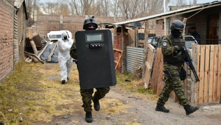 Zapala: cae jefa narco con un arsenal de armas