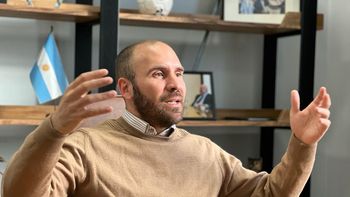 ,El ministro Guzmán, distendido, habló de una Argentina en problemas. ,El ministro Guzmán, distendido, habló de una Argentina en problemas.