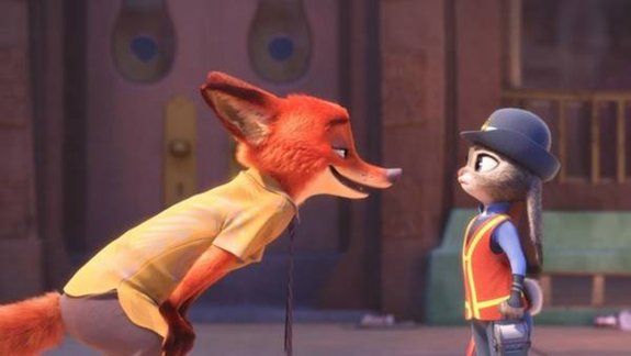 Opuestos que se atraen. Amigos y compinches por necesidad, una coneja idealista y un astuto zorro unirán esfuerzos en busca de una nutria.&nbsp;