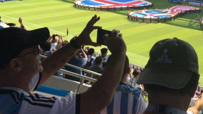 Arribas desobedeció a Macri y viajó a Rusia para ver a la Selección