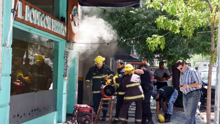 Los bomberos concurrieron otra vez a la calle Alberdi.