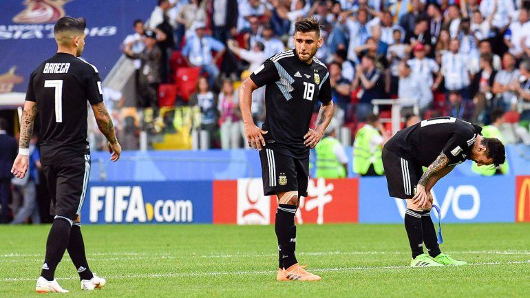 Desilusión argentina: Messi falló un penal y la Selección empató con Islandia en el debut