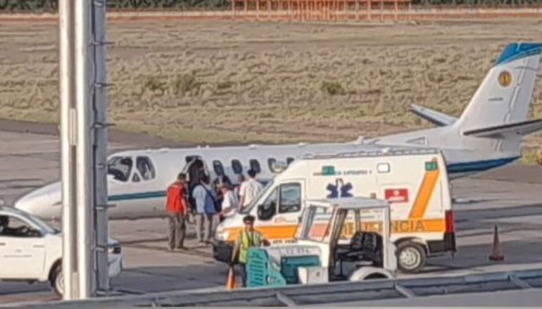 Jornada de emergencias en el Aeropuerto de Neuquén. Foto: Gentileza @rigomovilprensa Jornada de emergencias en el Aeropuerto de Neuquén. Foto: Gentileza @rigomovilprensa