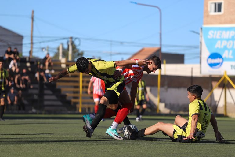 Habrá clásico entre Independiente y Pacífico en la primera fase. Foto: archivo Omar Novoa