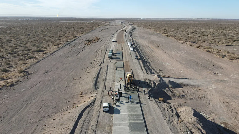 La transferencia de rutas nacionales a la provincia de Neuquén se hizo en conjunto con Río Negro.
