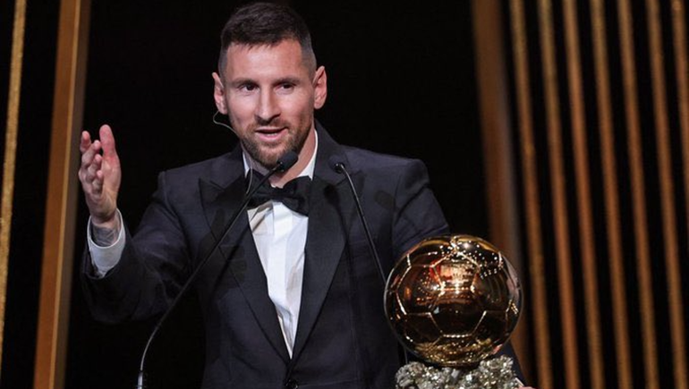 Lionel Messi durante su discurso luego de ser premiado por con el Balón de Oro. 