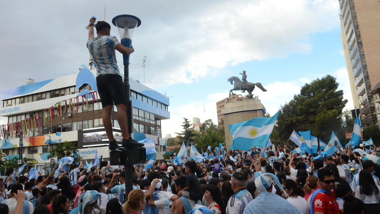 Qué se sabe en Neuquén de la llegada de la nueva camiseta argentina