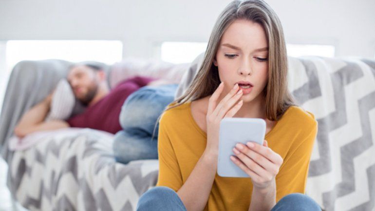 WhatsApp: una mujer se confunde al enviar un mensaje y se vuelve viral