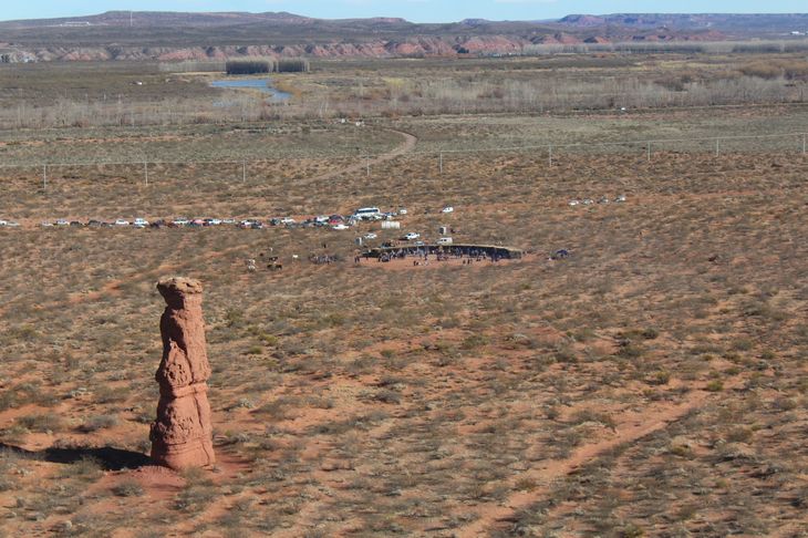 Tratayén y la zona de Los Pilares pertenece al campo de la familia Galván, donde se hizo el Año Nuevo Mapuche. Los superficiarios tienen que hacer concesiones con las comunidades, estén o no reconocidas para evitar conflictos. Tratayén y la zona de Los Pilares pertenece al campo de la familia Galván, donde se hizo el Año Nuevo Mapuche. Los superficiarios tienen que hacer concesiones con las comunidades, estén o no reconocidas para evitar conflictos.