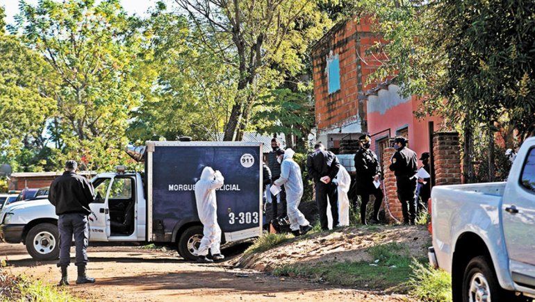 Fusilan a policía embarazada delante de su hijo