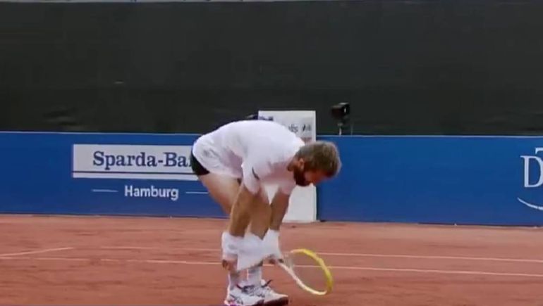 Perdió un punto y se bajó los pantalones: la insólita reacción de un tenista profesional en un partido ATP 500