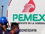 FOTO DE ARCHIVO: Logo de la petrolera estatal mexicana Pemex es fotografiado durante una visita del presidente de México, Andrés Manuel López Obrador, a la refinería de Cadereyta en las afueras de