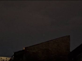 El misterio se adueño de la noche para un vecino de Neuquén.