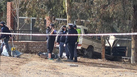 Fatalidad: quiso esquivar una moto y chocó contra un árbol