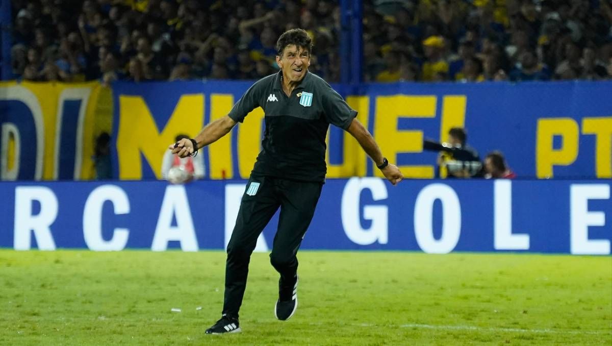 ¿Y si te llama Gustavo Costas? El entrenador llamó a un dirigente de Boca y va a la carga de una figura