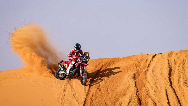 Uno de las candidatos en motos tuvo que abandonar el Dakar 2022
