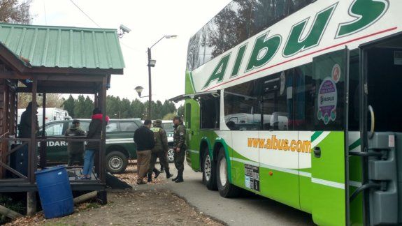 Detienen a un penitenciario y a un poli con droga en la Ruta 40