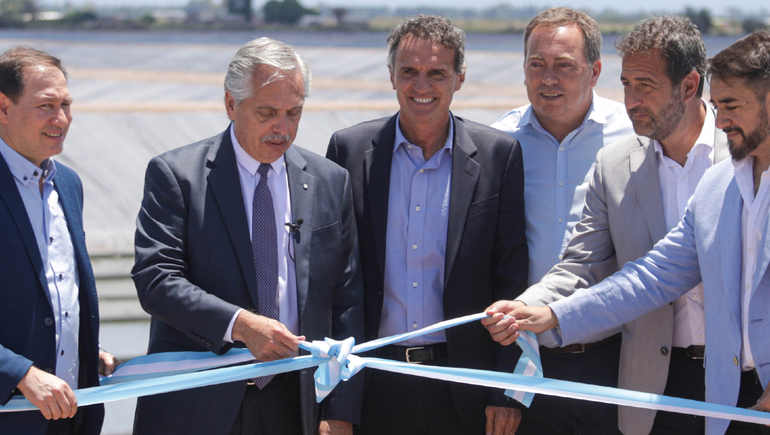 Fernández fue a Mendoza y el gobernador no asistió
