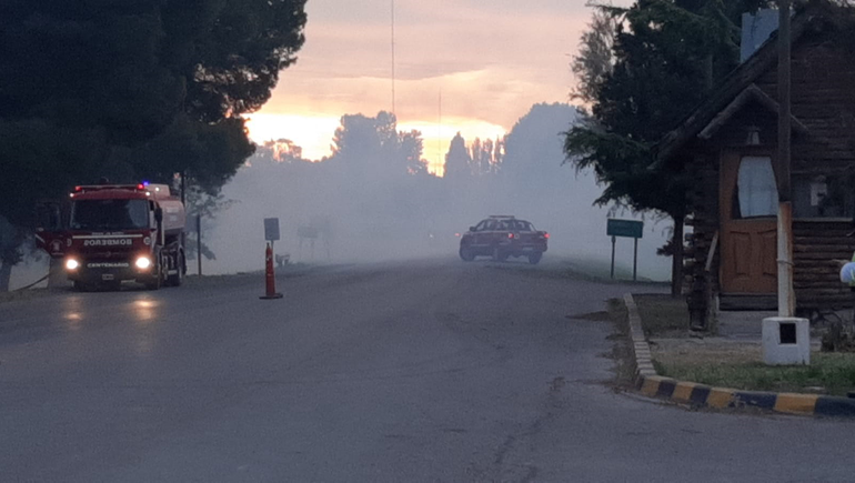 Voraz incendio en Vista Alegre: trabajaron seis dotaciones de bomberos