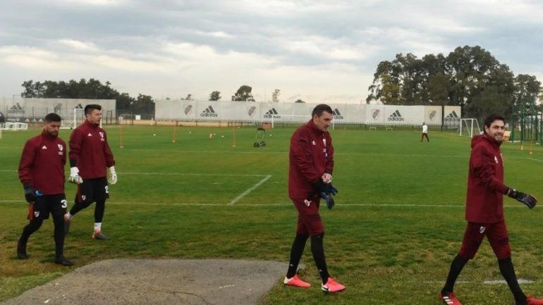 Los arqueros de River que estuvieron con el positivo.