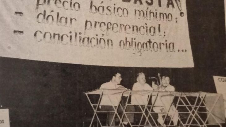 Mucho antes de la crisis actual, un grupo de productores ya advertía sobre la concentración económica, los precios injustos y la pérdida de rentabilidad en las chacras. La historia de una lucha que marcó al Alto Valle.