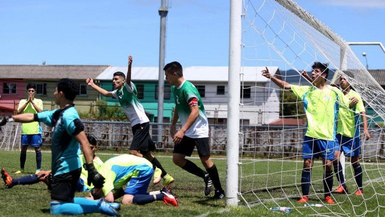 El equipo que dirige Coco Landeiro ganó sus dos partidos.