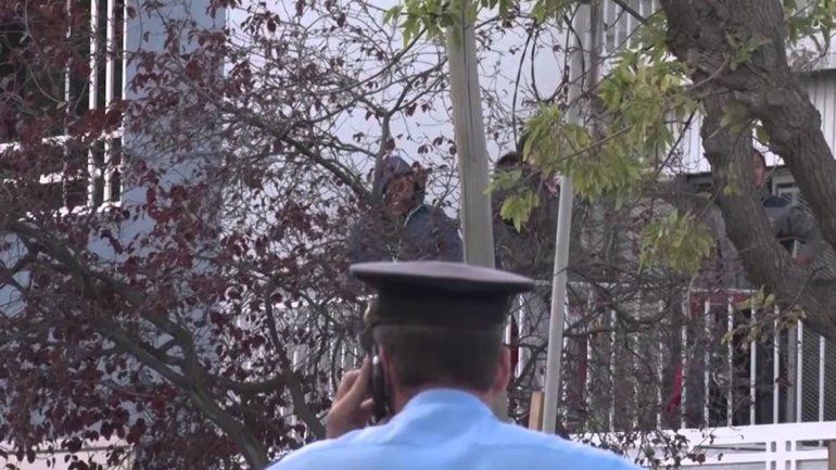 Sacan a los tiros a un grupo que quiso tomar la UOCRA