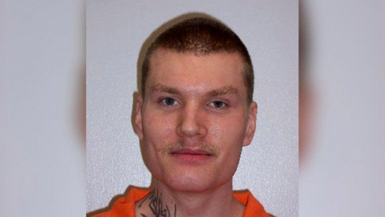 Compartía celda con el violador de su hermana y lo mató