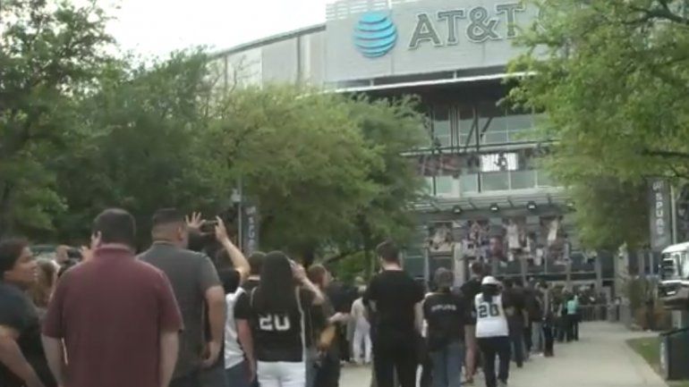 Una noche inolvidable para una persona inolvidable, el video de los Spurs a Manu