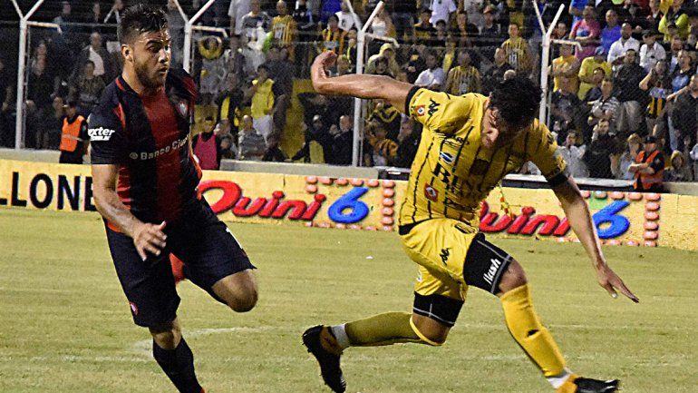 San Lorenzo le ganó a Olimpo en Bahía y quedó en la cima de la zona 1
