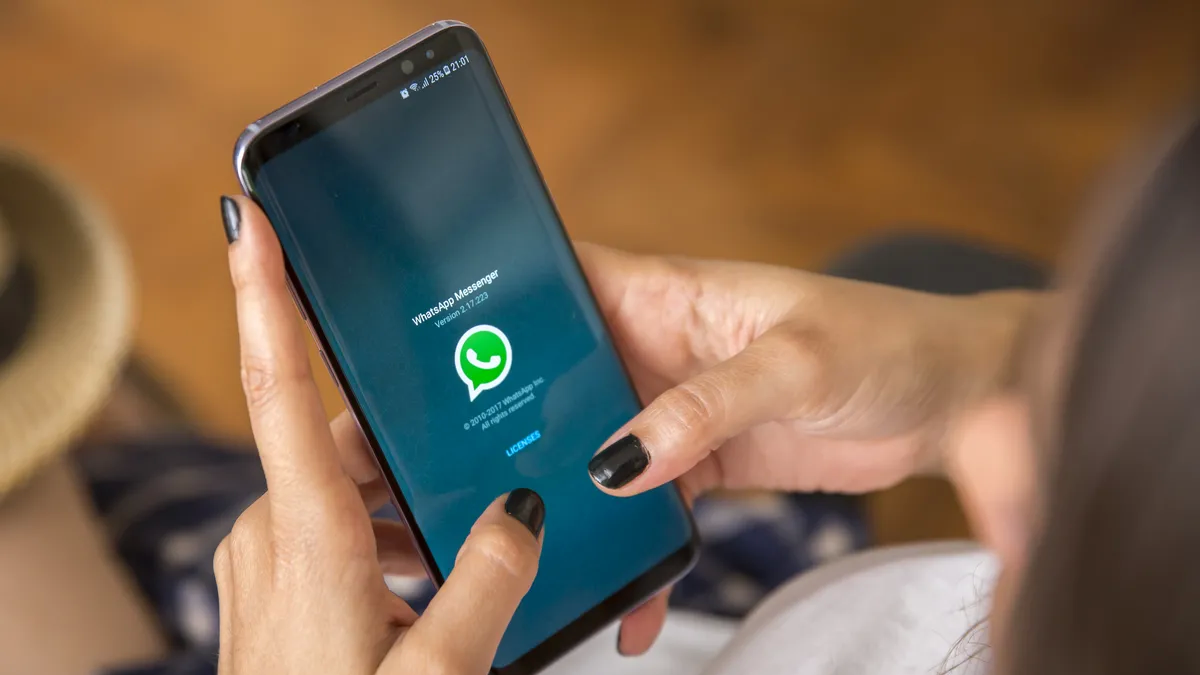 WhatsApp consentirà di nascondere lo stato online: come farlo