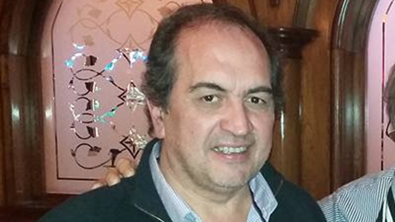 Un conocido empresario se descompensó y murió cuando cruzaba el puente hacia Centenario