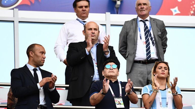 Ayer Rocío Oliva por primera vez acompañó a Diego a la cancha.