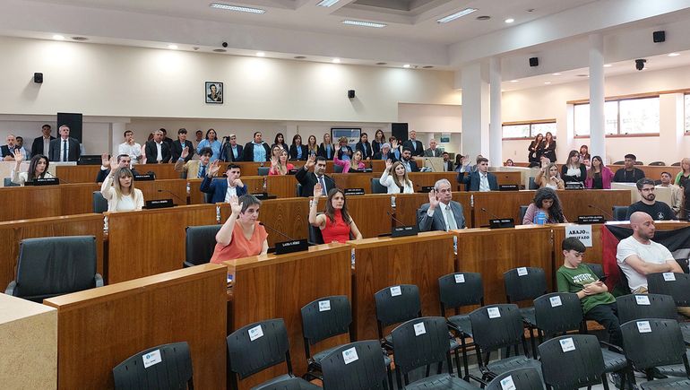 Los nuevos concejales de Neuquén madrugaron para jurar en sus cargos