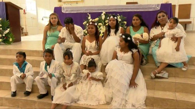 Para el Guinness: bautizó a sus 10 hijos al mismo tiempo