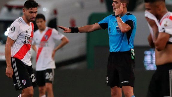El VAR anuló la noche épica de River: ganó 2-0 y no le alcanzó