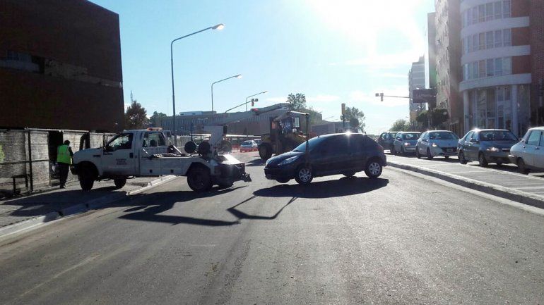 Vecinos dormilones tienen tiempo hasta las 9 para retirar los autos del nuevo corredor