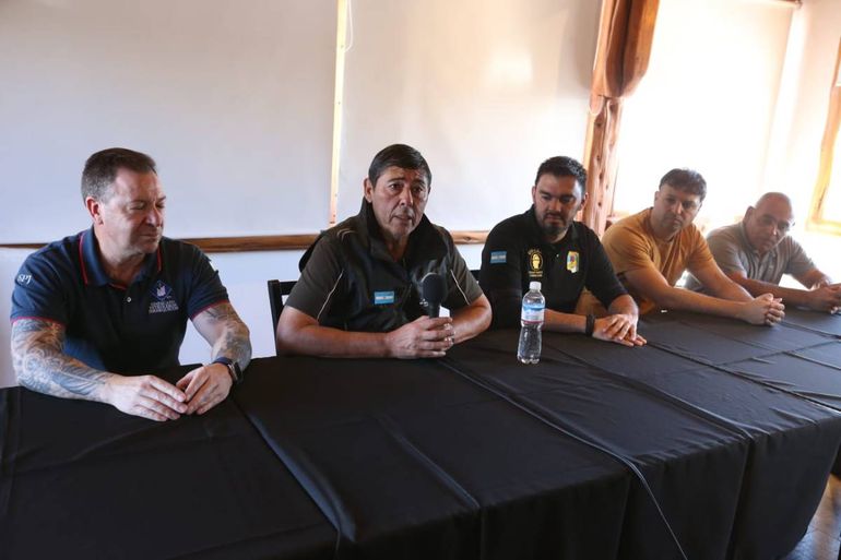 Tras la suspensión del acto convocado por el Sindicato de Petroleros Privados se realizó una conferencia de prensa sobre la muerte de un trabajador petrolero.