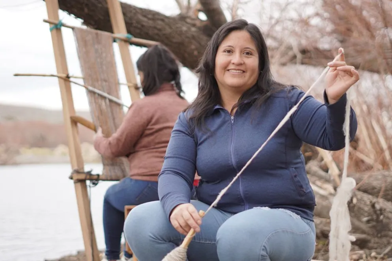 Dos hermanas mapuches, guardianas de la herencia cultural neuquina