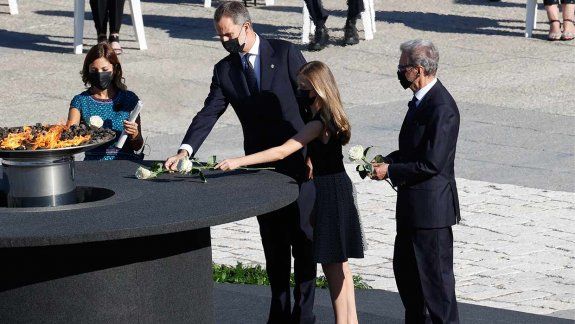 La Princesa Leonor y un gesto con el Rey Felipe.