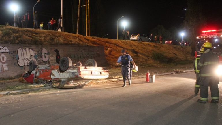 Borracho, despistó y cayó por un barranco en Ruta 7