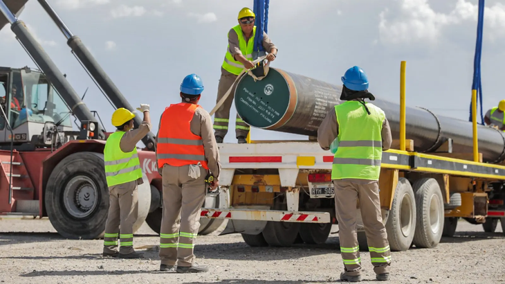 El avance del VMOS generó nuevas oportunidades laborales vinculadas a la operación, el control de obras y la planificación. El avance del VMOS generó nuevas oportunidades laborales vinculadas a la operación, el control de obras y la planificación.